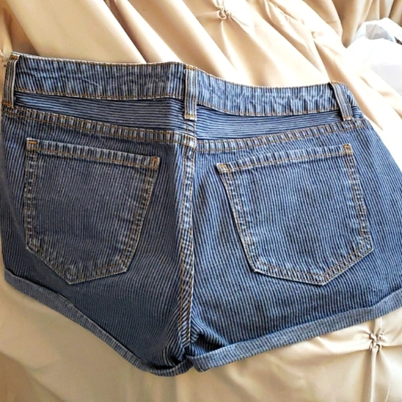 Urban Outfitters LUX Striped Jean Shorts Size 2 - Picture 2 of 5